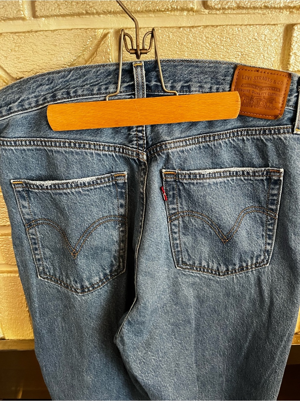 Levi's Ribcage Straight Ankle Medium Blue Distressed Denim Jeans